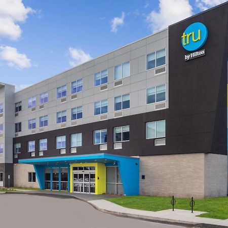 Tru By Hilton Janesville Bagian luar foto