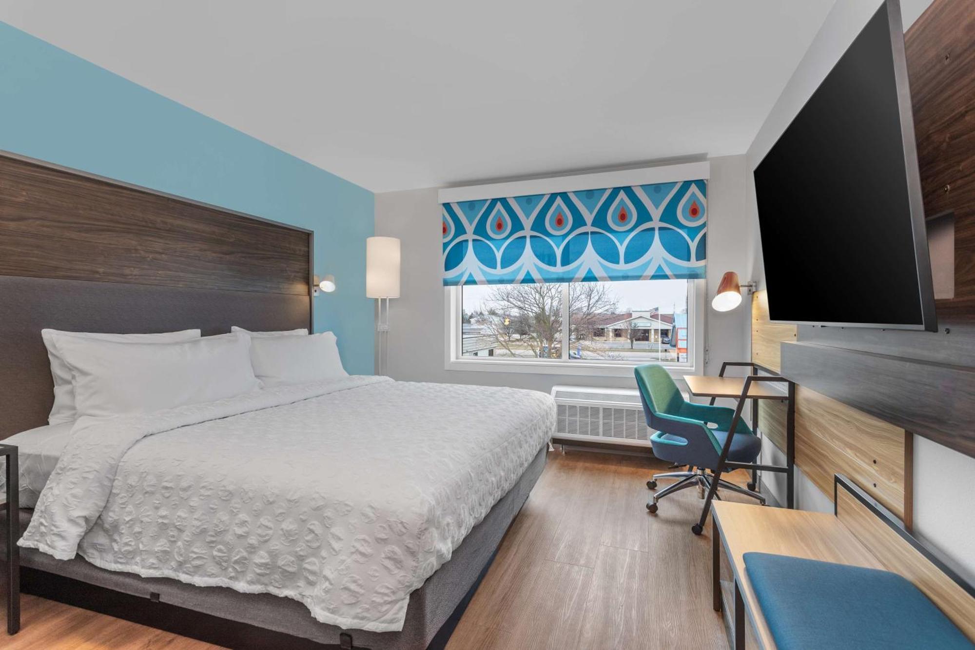 Tru By Hilton Janesville Bagian luar foto